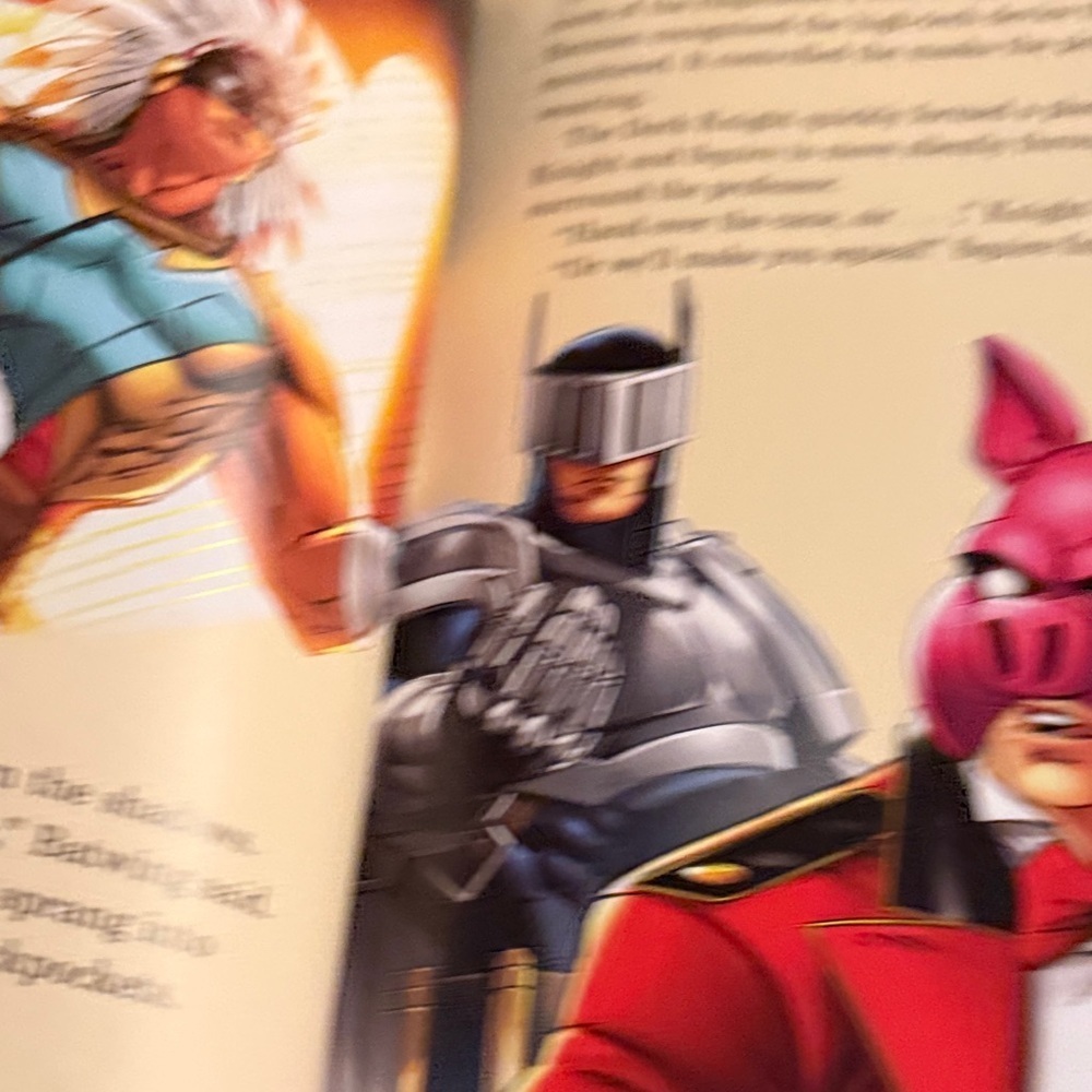 5-Minute Batman Stories Book - Picture 4 of 5